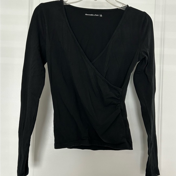 ABERCROMBIE & FITCH • Long Sleeve Cross Over/Wrap Top • Small • - Picture 3 of 7